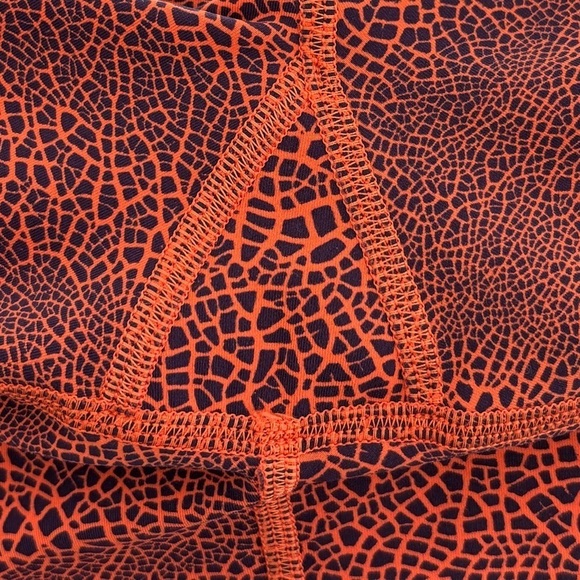 Lululemon Invigorate High Rise Crop Leggings Size 0 In Crackle Glaze Orange 23” - Picture 7 of 8